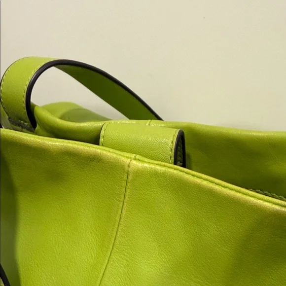 Vince Camuto Maryn Shoulder Tote Bag in the vibrant "Apple Buzz" green color - Picture 7 of 15